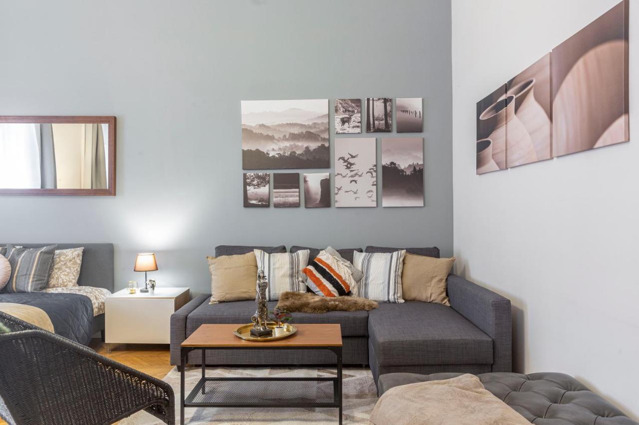 Spacious & Cozy Downtown Apartment With Balcony 부다페스트 외부 사진