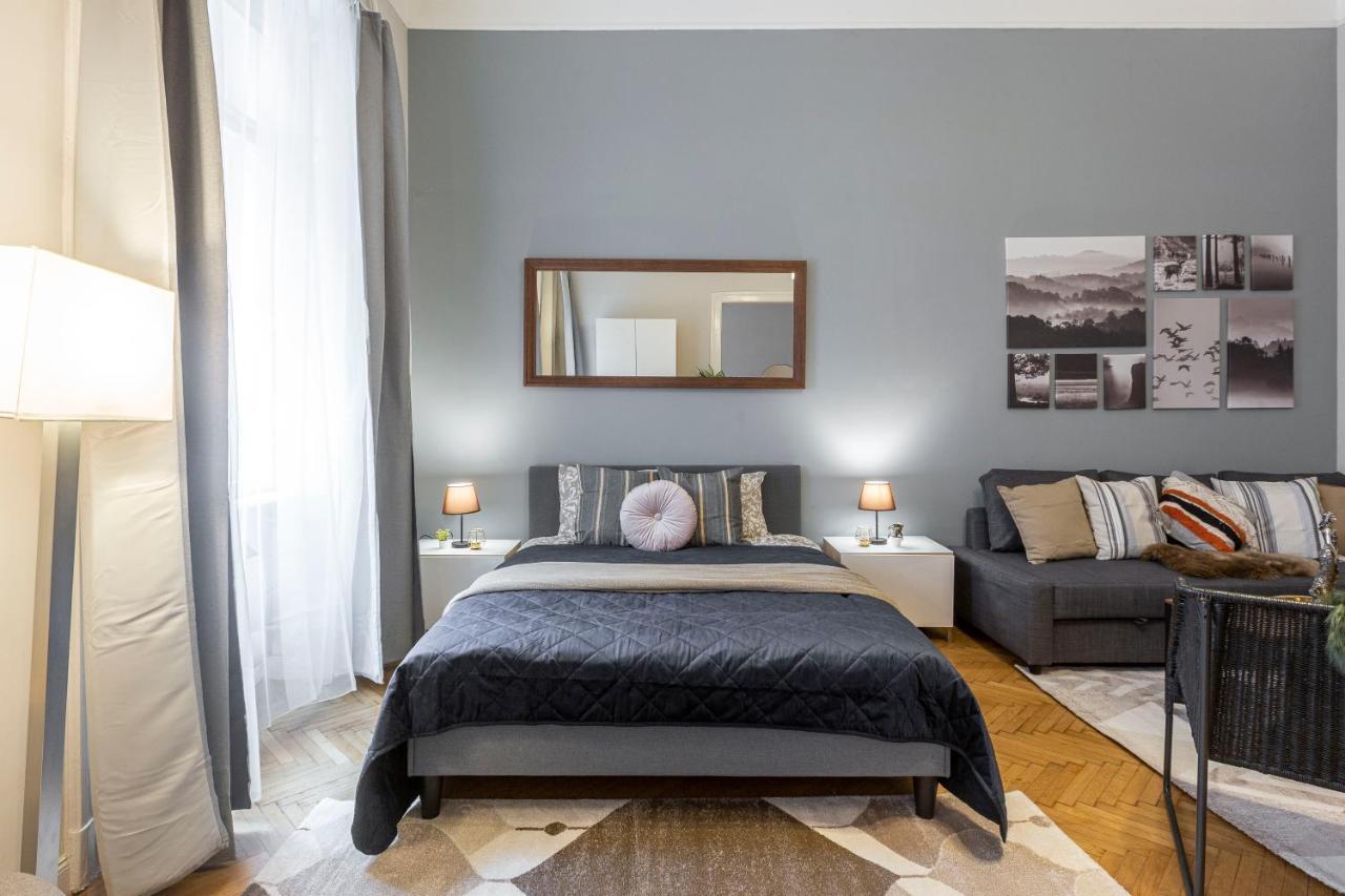 Spacious & Cozy Downtown Apartment With Balcony 부다페스트 외부 사진