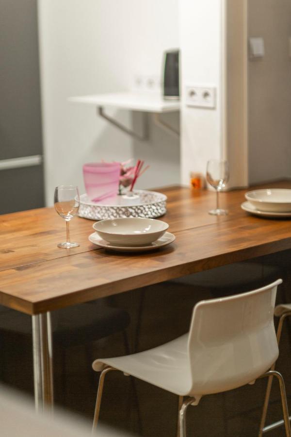 Spacious & Cozy Downtown Apartment With Balcony 부다페스트 외부 사진