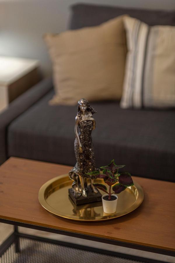 Spacious & Cozy Downtown Apartment With Balcony 부다페스트 외부 사진