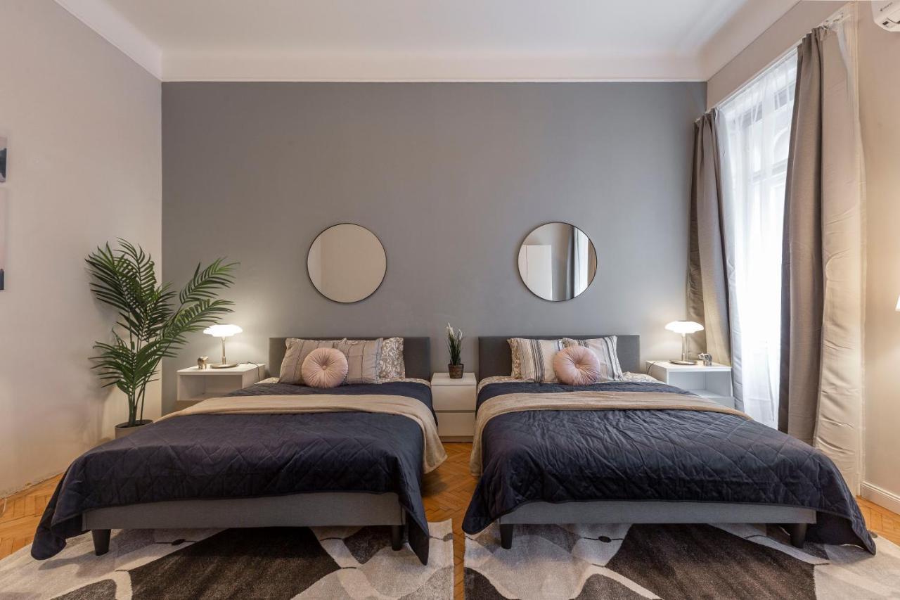 Spacious & Cozy Downtown Apartment With Balcony 부다페스트 외부 사진