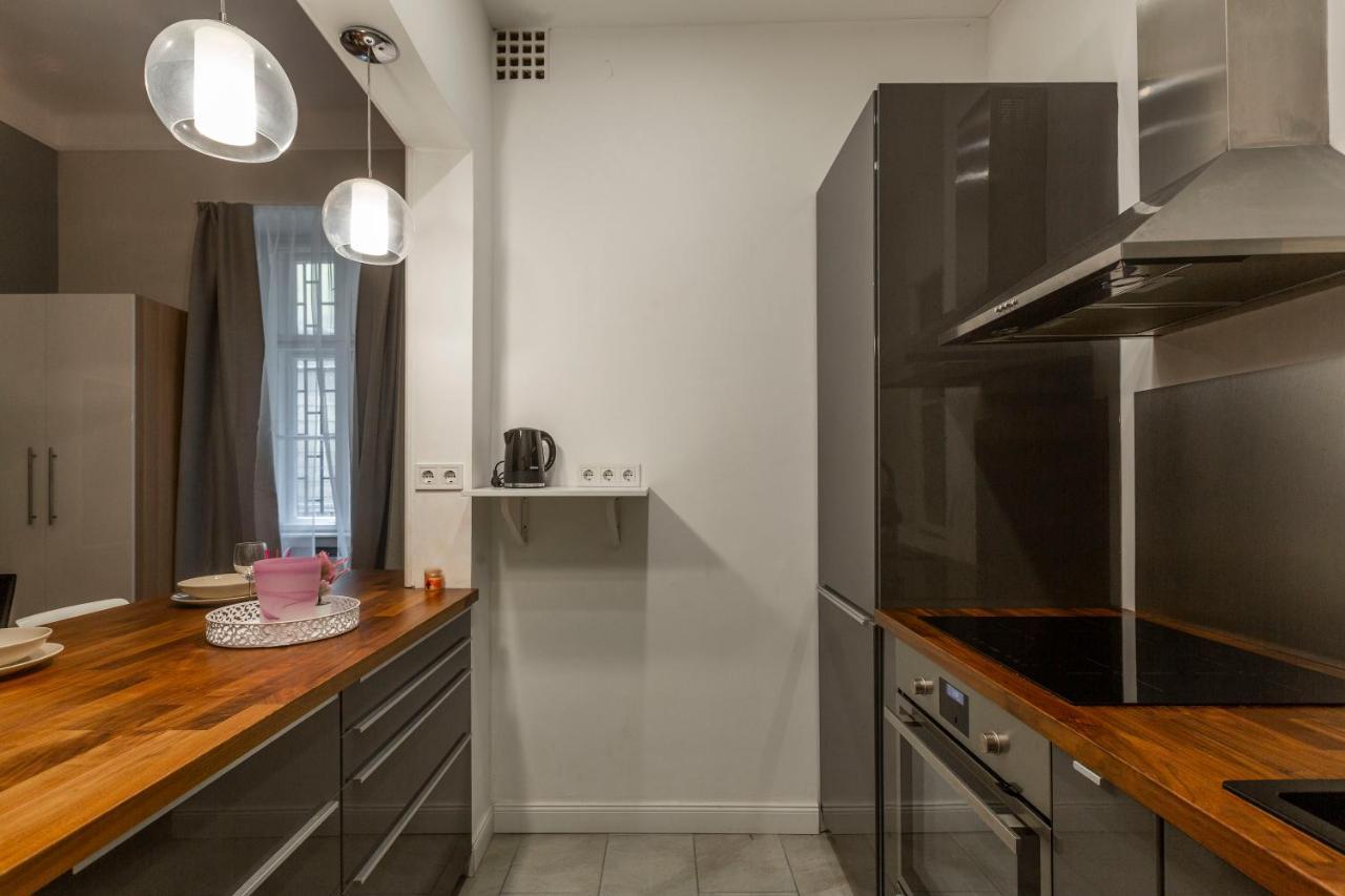 Spacious & Cozy Downtown Apartment With Balcony 부다페스트 외부 사진